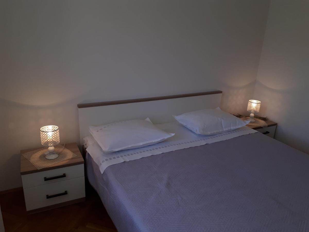 Apartment Groundfloor Jelsa  Kültér fotó