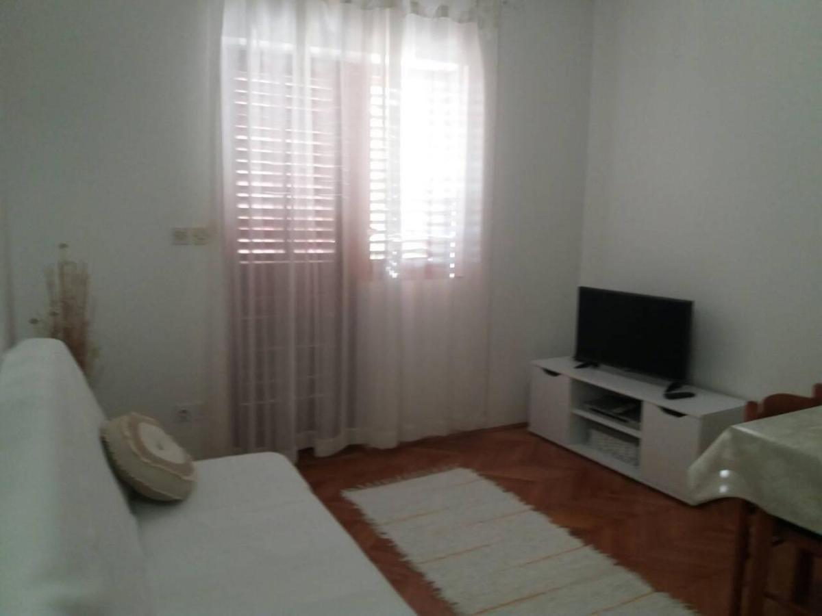 Apartment Groundfloor Jelsa  Kültér fotó